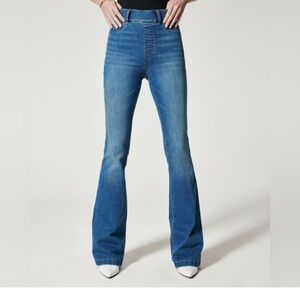 Spanx Pull On Flare Jeans in Vintage Indigo Sz Small NWT